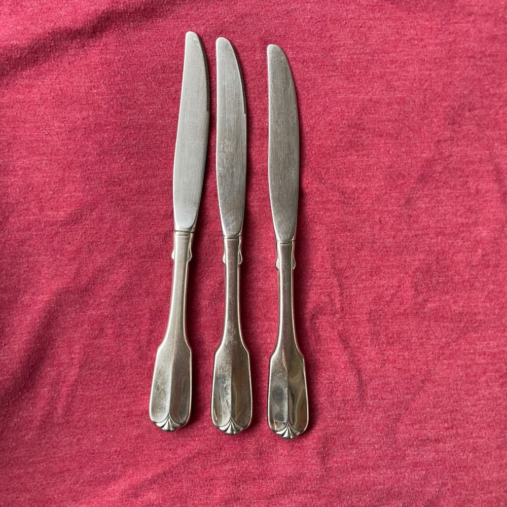 International Silver Royal Shell Stainless Steel Dinner Knives Set of 3 Vintage